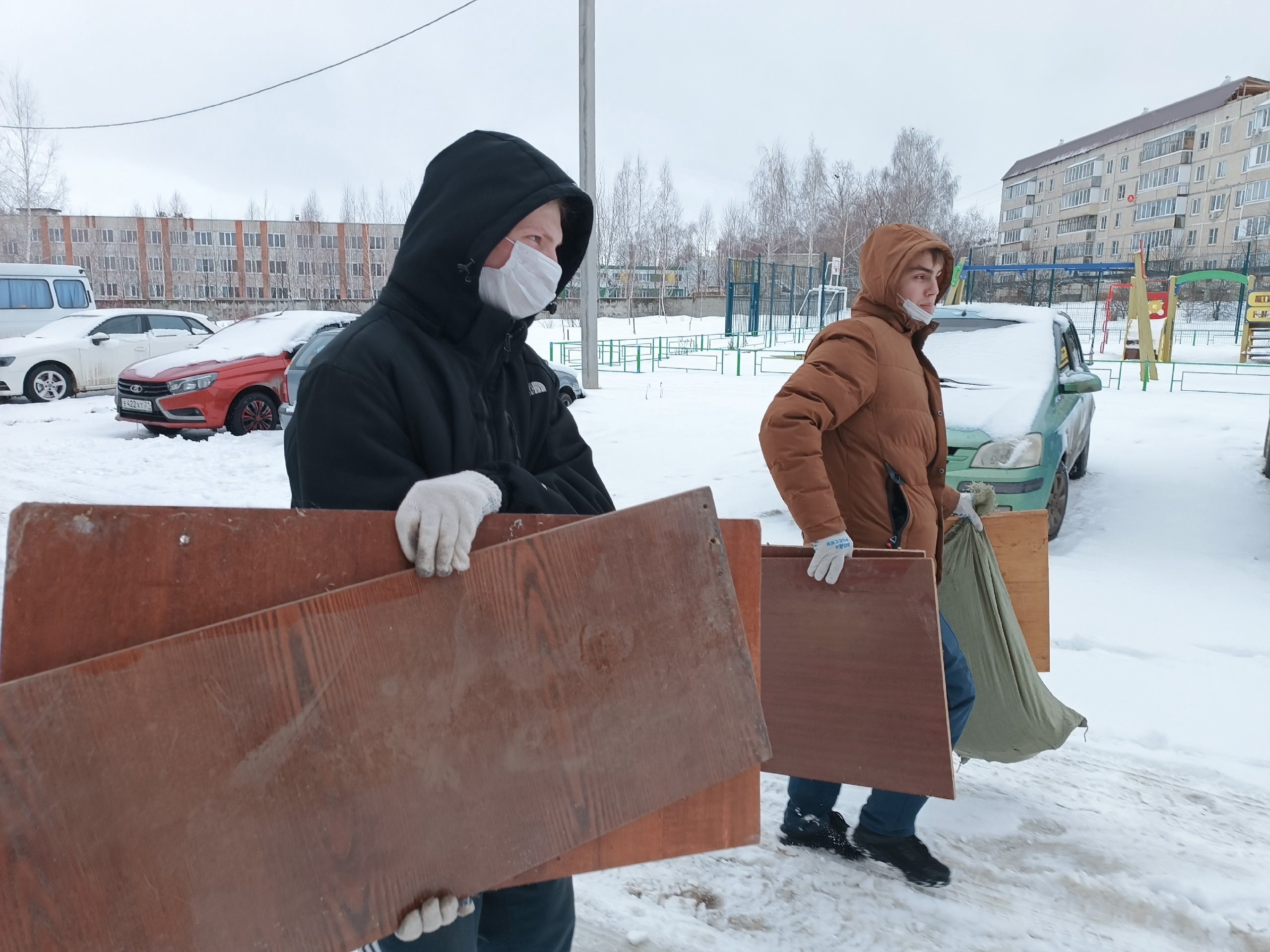 Волонтеры "Зеленый путь" продолжают помогать